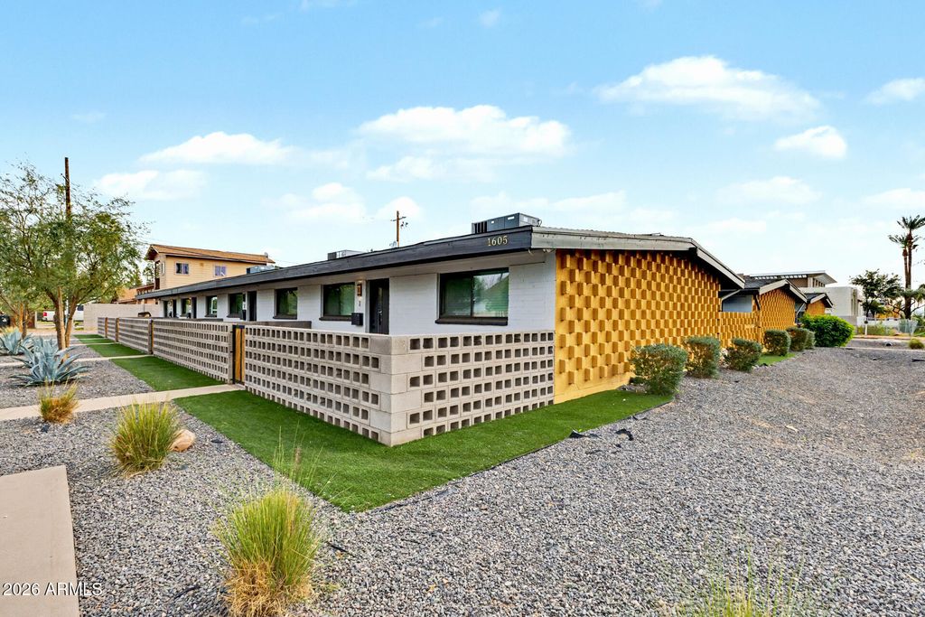 1605 E MONTEBELLO Avenue, Phoenix, AZ 85016