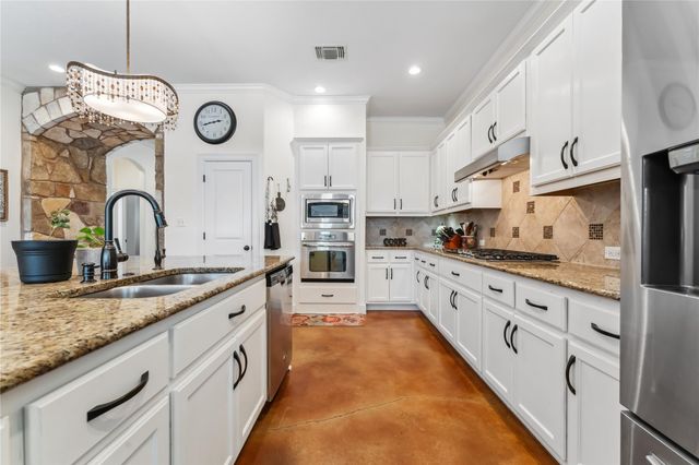 260 Sand Hills LN, Austin, TX 78737