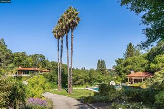 42 Tappan Ln, Orinda, CA 94563