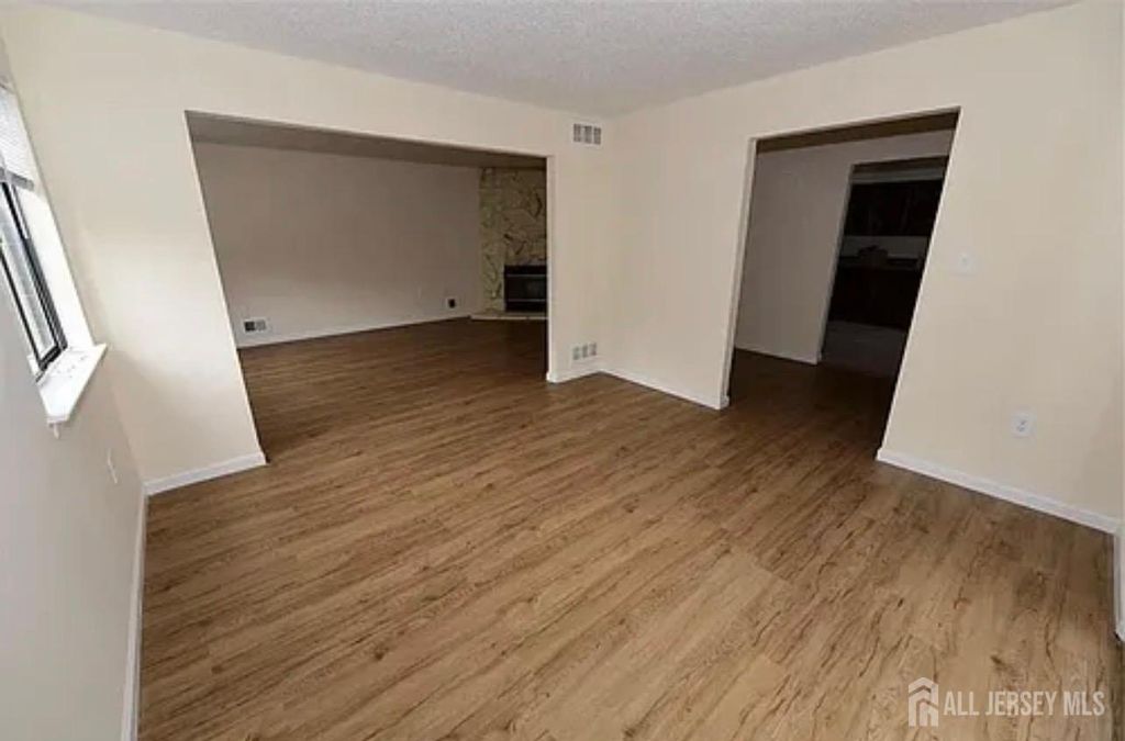 1502 Edison Glen Terrace, Edison, NJ 08837