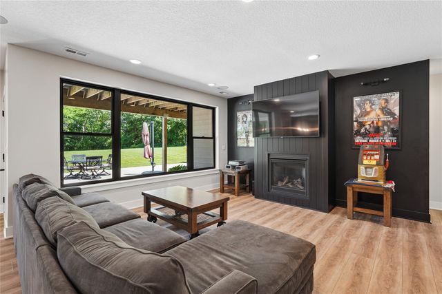 45 Prairie Bluff Drive, Waukee, IA 50263
