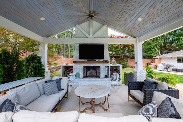7 Ranch Valley Road, Little Rock, AR 72207
