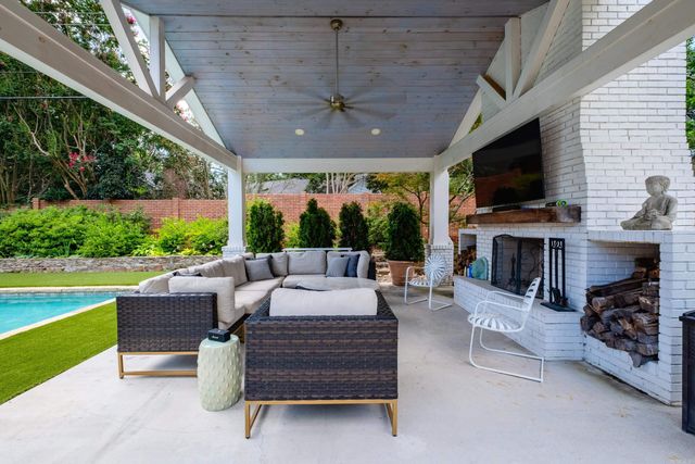 7 Ranch Valley Road, Little Rock, AR 72207