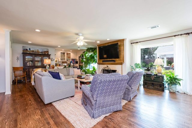 7 Ranch Valley Road, Little Rock, AR 72207