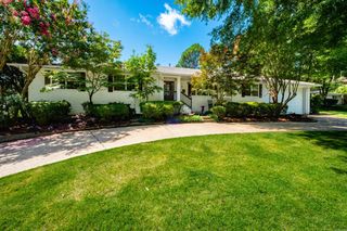 7 Ranch Valley Road, Little Rock, AR 72207