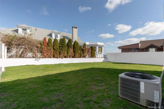 211 Bowne Street, Bronx, NY 10464