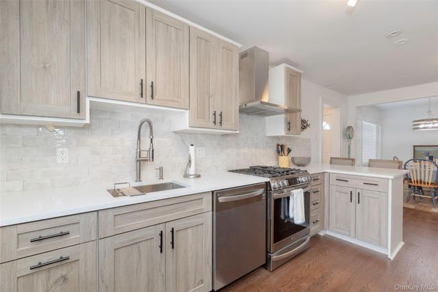 211 Bowne Street, Bronx, NY 10464