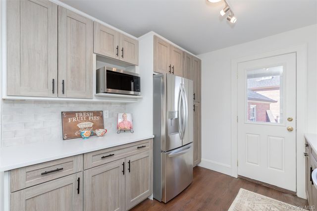 211 Bowne Street, Bronx, NY 10464