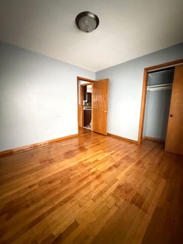 7732 W ADDISON Street 1, Chicago, IL 60634