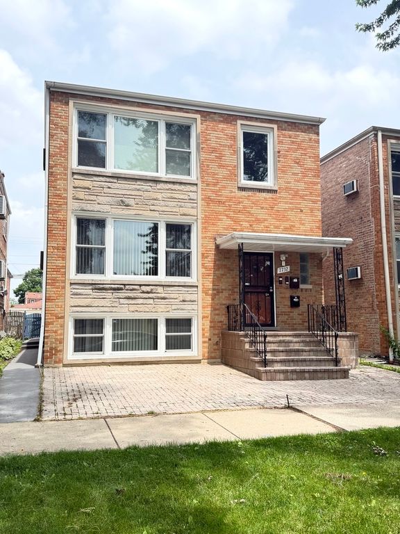 7732 W ADDISON Street 1, Chicago, IL 60634