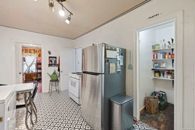 625 Hammond, San Antonio, TX 78210