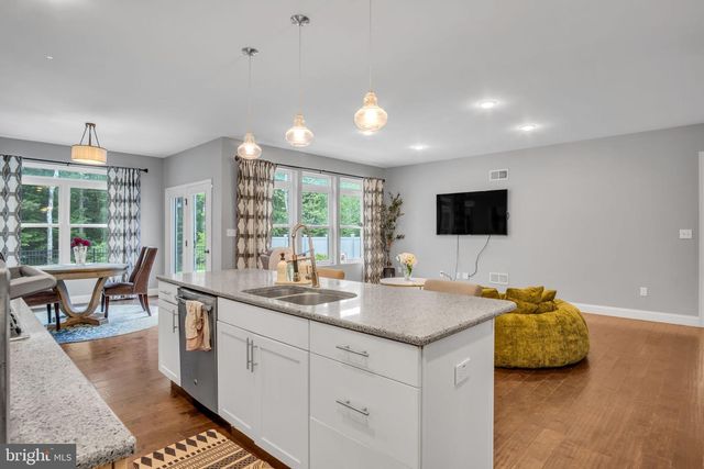 110 FREYS RD, Elizabethtown, PA 17022