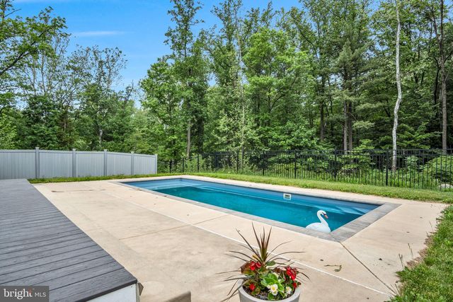 110 FREYS RD, Elizabethtown, PA 17022