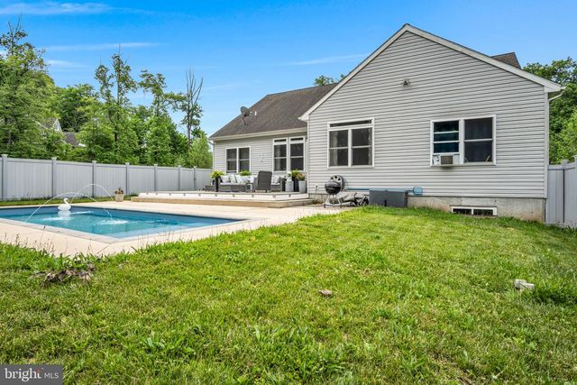 110 FREYS RD, Elizabethtown, PA 17022