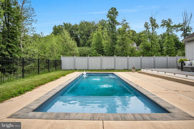 110 FREYS RD, Elizabethtown, PA 17022