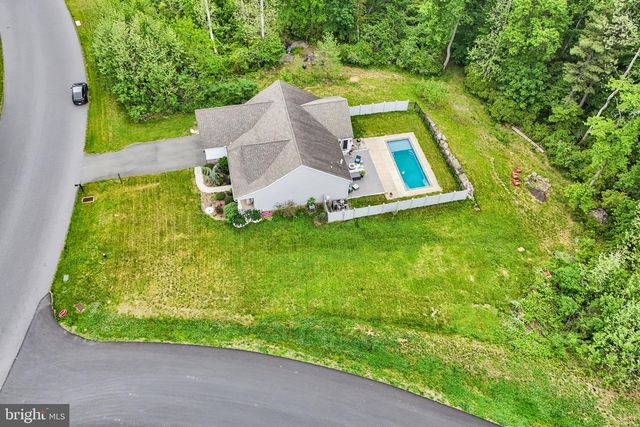 110 FREYS RD, Elizabethtown, PA 17022