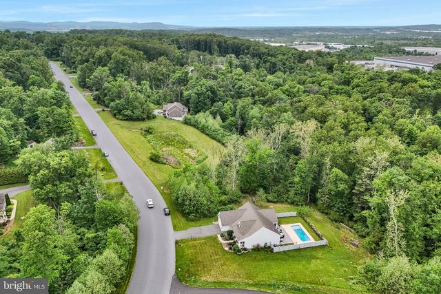 110 FREYS RD, Elizabethtown, PA 17022