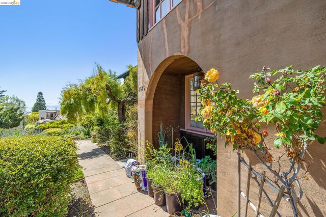2501 ROSE WALK, Berkeley, CA 94708