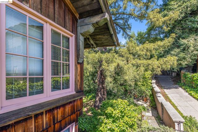 2501 ROSE WALK, Berkeley, CA 94708