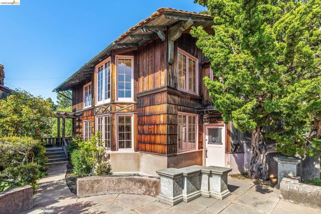 2501 ROSE WALK, Berkeley, CA 94708