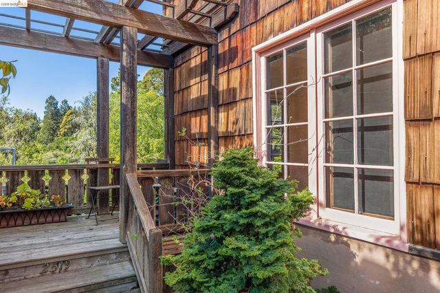 2501 ROSE WALK, Berkeley, CA 94708