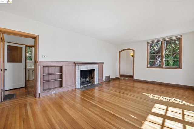 2501 ROSE WALK, Berkeley, CA 94708