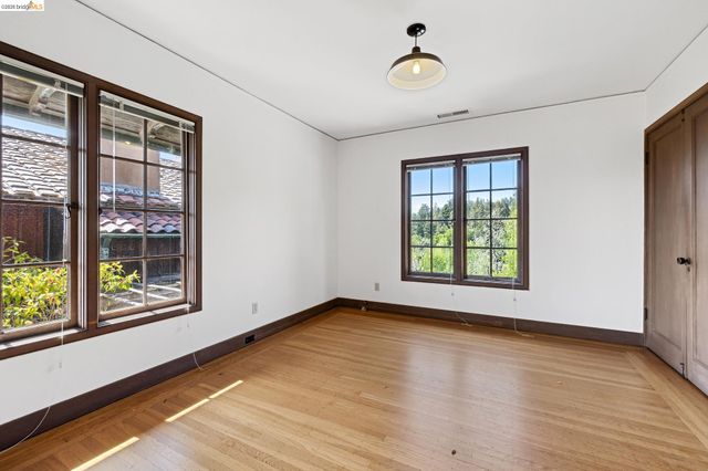 2501 ROSE WALK, Berkeley, CA 94708