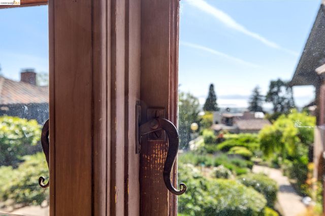 2501 ROSE WALK, Berkeley, CA 94708