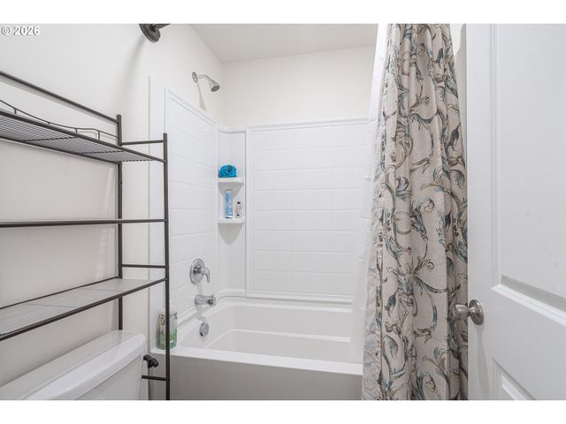 1940 Nw 23RD St, Mc Minnville, OR 97128