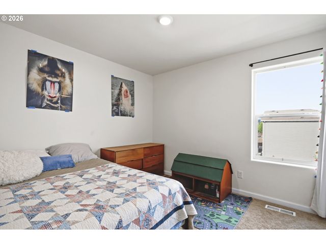 1940 Nw 23RD St, Mc Minnville, OR 97128