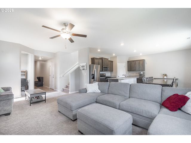 1940 Nw 23RD St, Mc Minnville, OR 97128