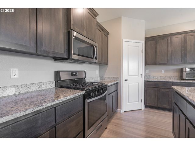 1940 Nw 23RD St, Mc Minnville, OR 97128