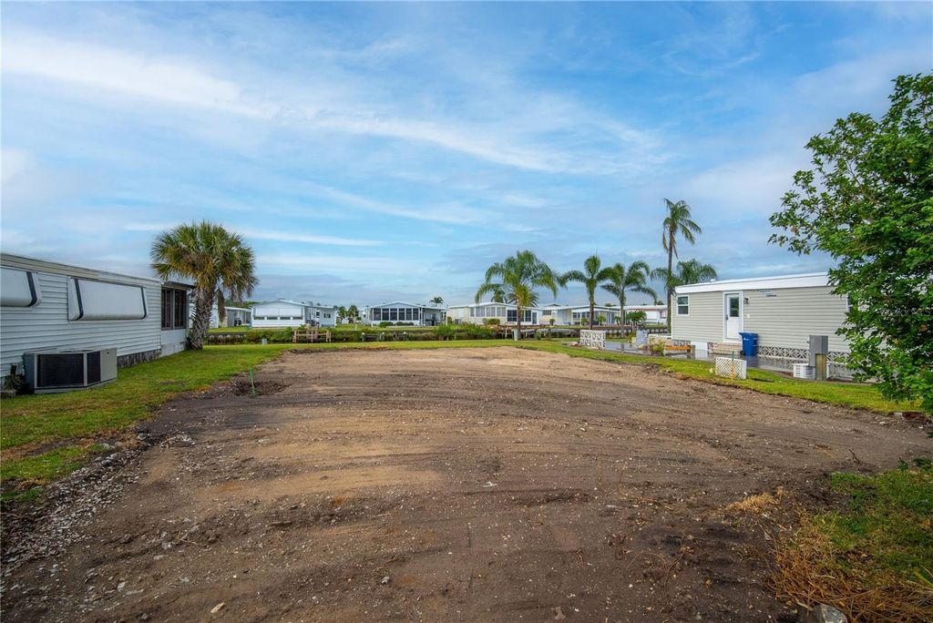 646 BLACKBURN BOULEVARD, North Port, FL 34287