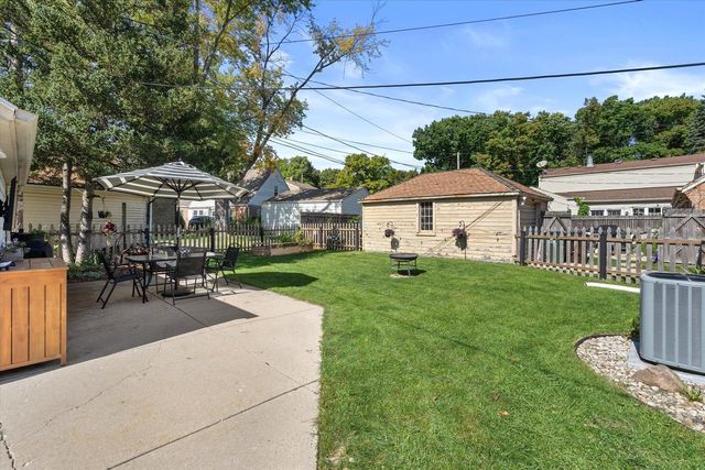 5809 N Bel Aire DRIVE, Glendale, WI 53209