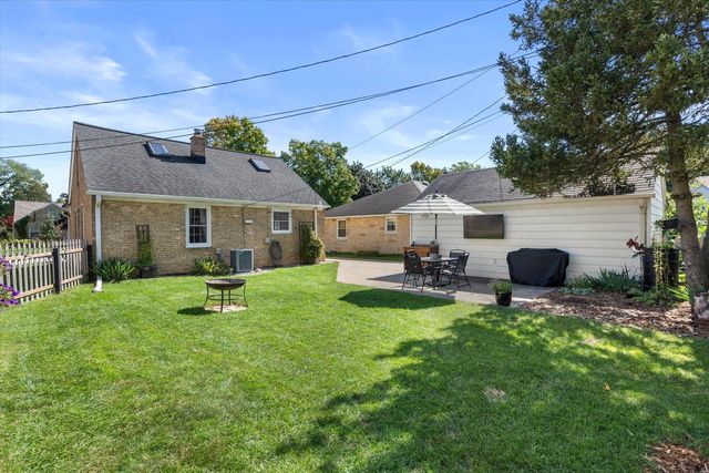 5809 N Bel Aire DRIVE, Glendale, WI 53209