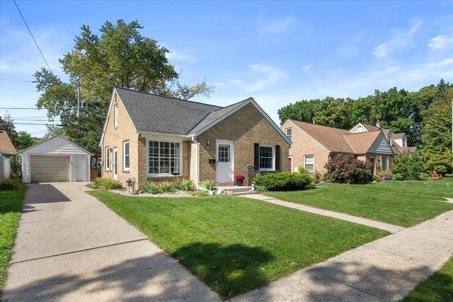 5809 N Bel Aire DRIVE, Glendale, WI 53209