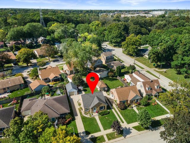 5809 N Bel Aire DRIVE, Glendale, WI 53209