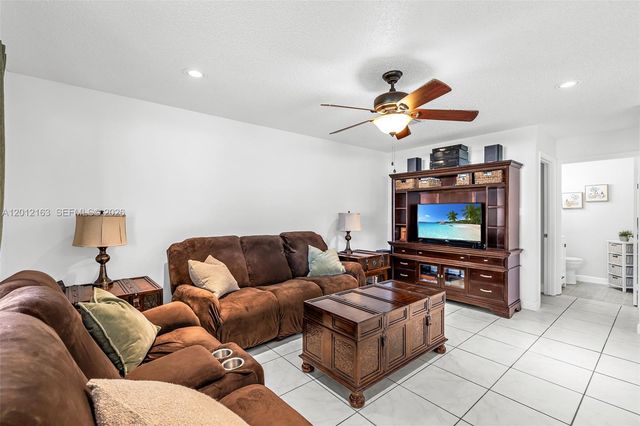 1910 NW 180th Way, Pembroke Pines, FL 33029