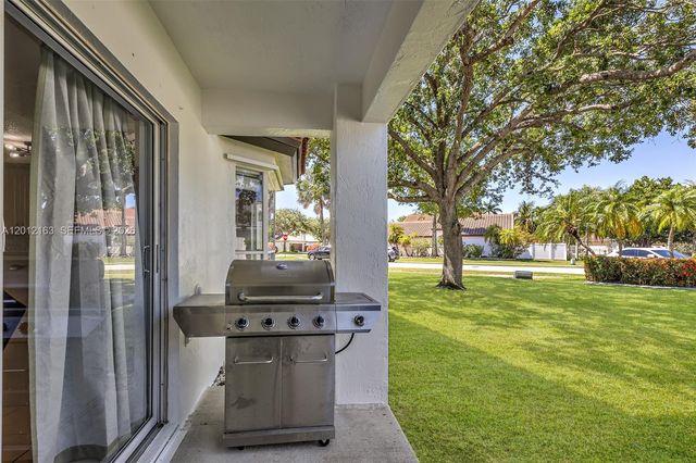 1910 NW 180th Way, Pembroke Pines, FL 33029