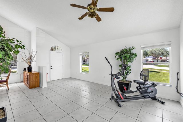 1910 NW 180th Way, Pembroke Pines, FL 33029