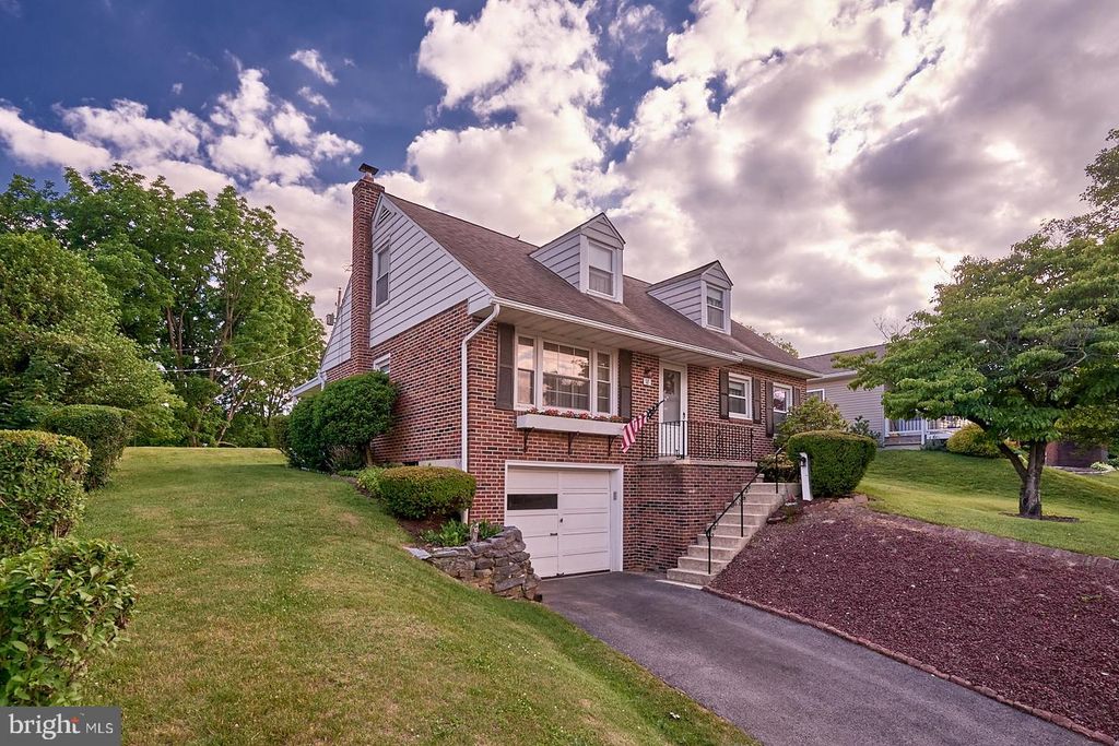 18 ARDMORE AVE, Reading, PA 19607
