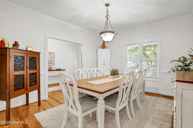 302 Pecan Court, Hampstead, NC 28443