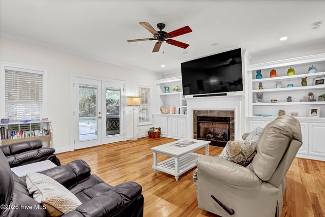 302 Pecan Court, Hampstead, NC 28443