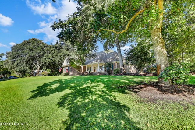 302 Pecan Court, Hampstead, NC 28443