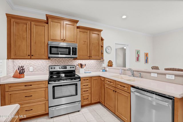 302 Pecan Court, Hampstead, NC 28443