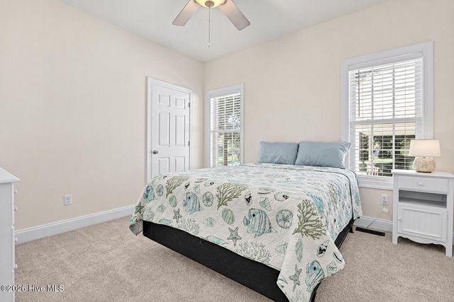 302 Pecan Court, Hampstead, NC 28443