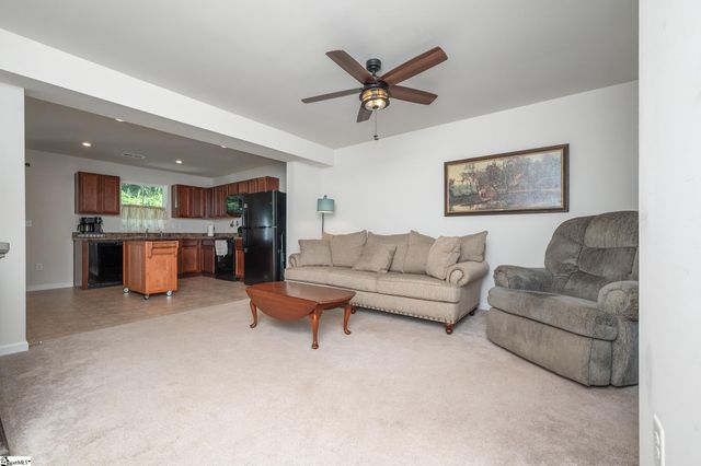 126 Fernside Court, Greenville, SC 29617