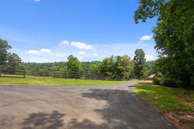7945 Reinhardt College Parkway, Waleska, GA 30183