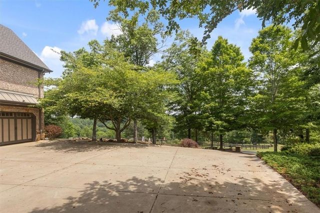 7945 Reinhardt College Parkway, Waleska, GA 30183