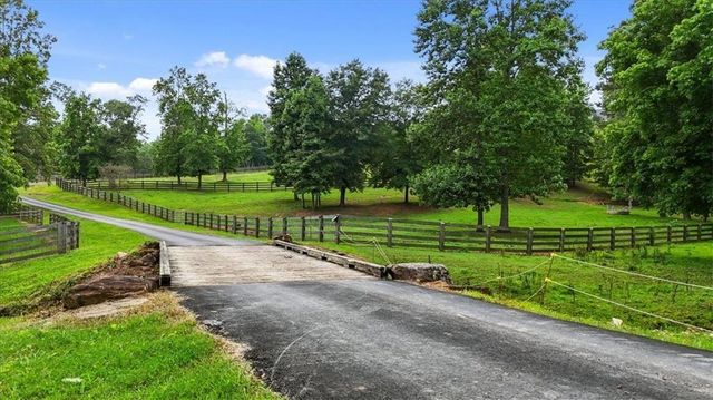 7945 Reinhardt College Parkway, Waleska, GA 30183